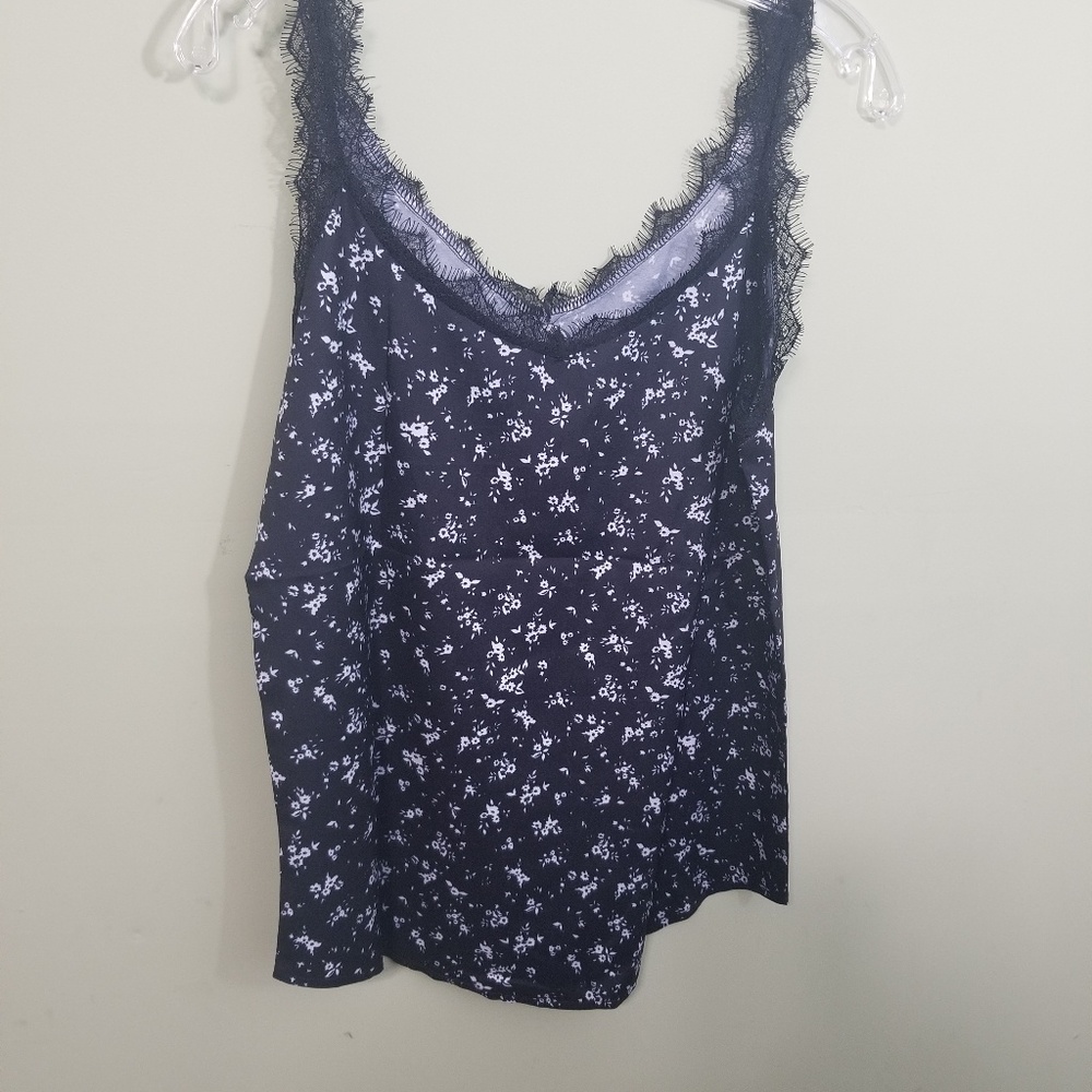 Sleveless Black and white top. Hand made with lace. B1